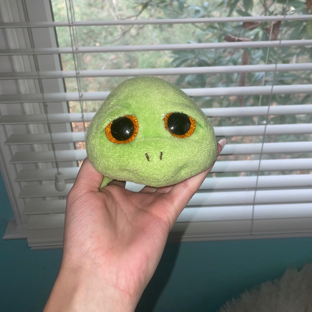 Zippy is a small sized Beanie boo in perfect condition